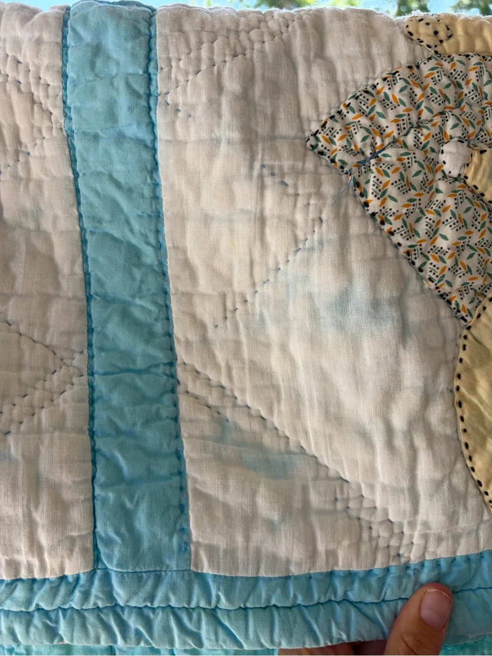 Vintage Sunbonnet Sue Quilt 62x75 - Hand Appliquéd & Quilted - Nursery Quilt